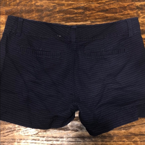 Navy 3” Lilly Pulitzer shorts - Picture 3 of 3